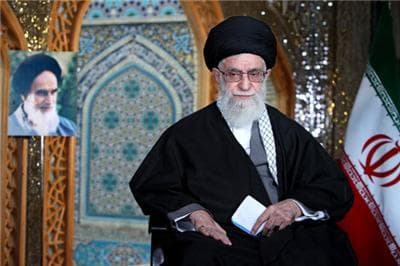 گزارشی از حضور حضرت آیتالله العظمی خامنهای در انجمنهای شعری