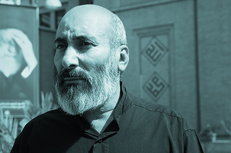 نمایشگاه‌هایی مثل «ی پلاک» در سطح کشور بیشتر شود/ به خانواده شهدا همچون شخصیت‌های مهم احترام بگذاریم